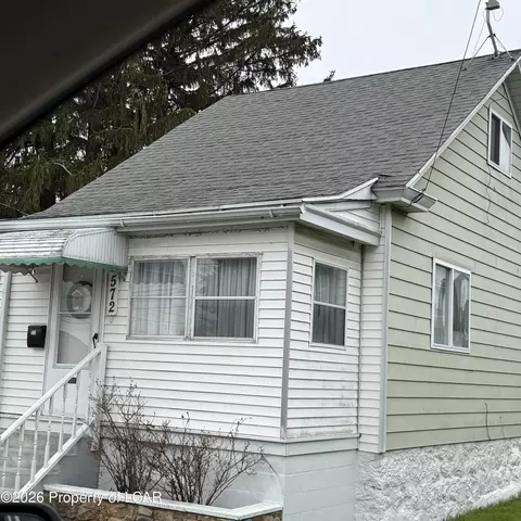 572 Pardee St, Hazleton, PA 18201