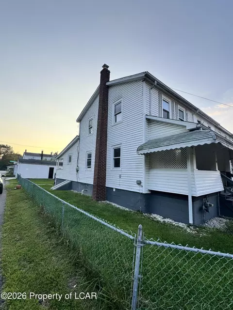 66 Spartan Cir, Freeland, PA 18224