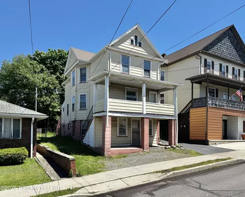 112 W Carey St, Plains, PA 18705