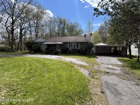 582 Hillside Dr, Hazle Township, PA 18202