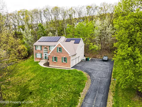 57 Teaberry Dr, Drums, PA 18222