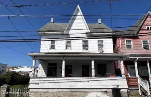 326-328 Washington St, Freeland, PA 18224