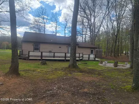 17 Stratton Dr, Zion Grove, PA 17985
