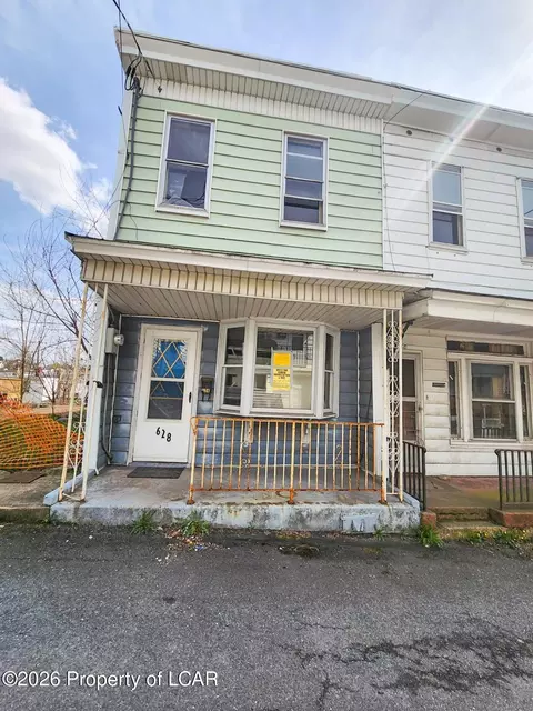 628 W Penn St, Shenandoah, PA 17976