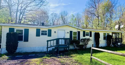 83 Birch Knoll Dr, Hazleton, PA 18201