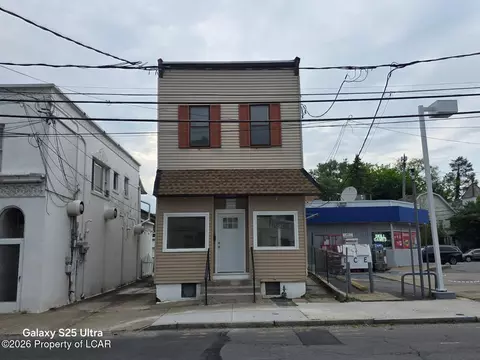 13 Carey Ave, Wilkes-barre, PA 18702