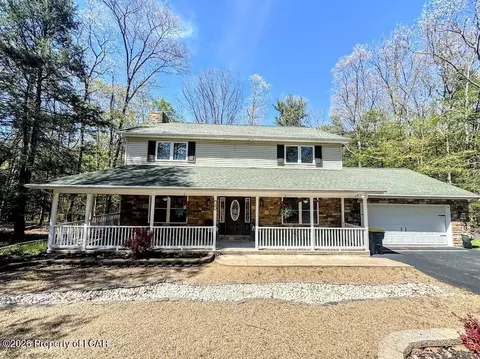 34 Arapahoe Ln, Hazleton, PA 18202