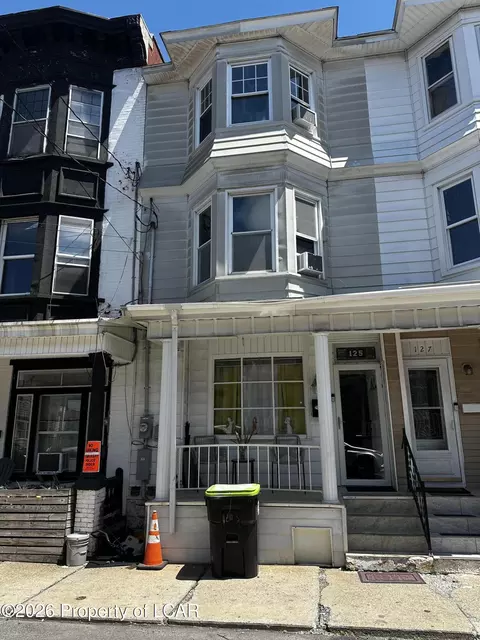125 S Jardin St, Shenandoah, PA 17976