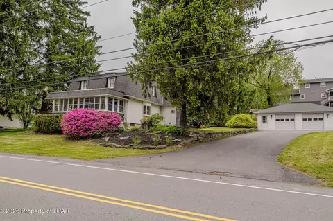 512 Shady Lane Rd, South Abington, PA 18411