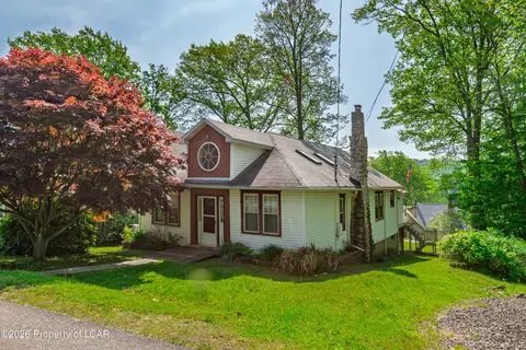 59 Pear St, Harveys Lake, PA 18618