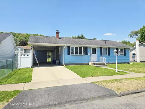 42 Maple Dr, Swoyersville, PA 18704