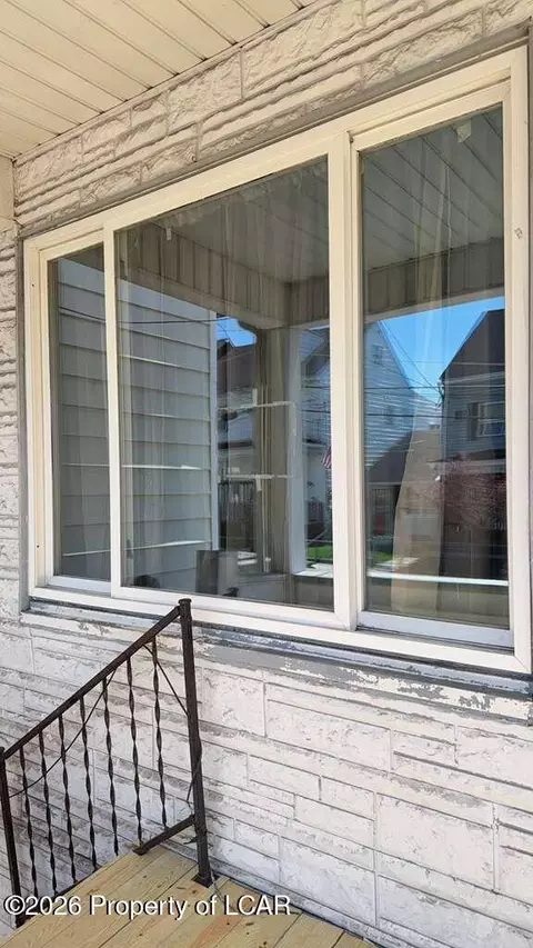 899 W Coal St, Shenandoah, PA 17976