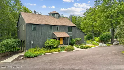 20 Old Gravity Rd, Carbondale, PA 18407