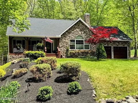 219 Owego Dr, Hazleton, PA 18202