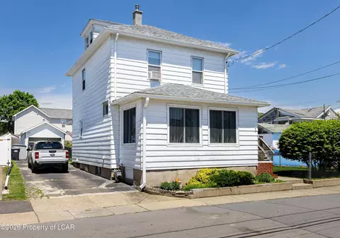 11 Gregory St, West Wyoming, PA 18644