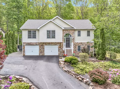 15 Tammy Trl, Drums, PA 18222