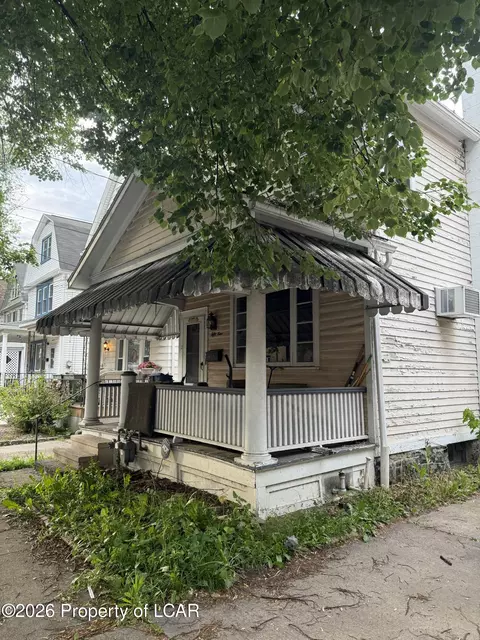 59 Lockhart St, Wilkes-barre, PA 18702