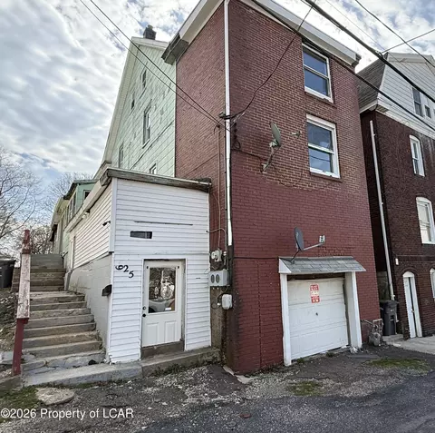 625 Arthur St, Hazleton, PA 18201