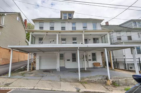 101 W 105 W Ridge St, Nesquehoning, PA 18240