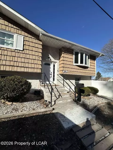 889 North St, Freeland, PA 18224