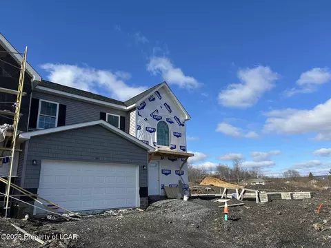 380 Colonels Rd, Hanover Township, PA 18706