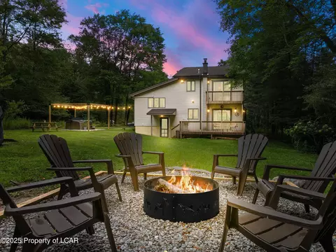 15 Old River Rd, Thornhurst, PA 18424
