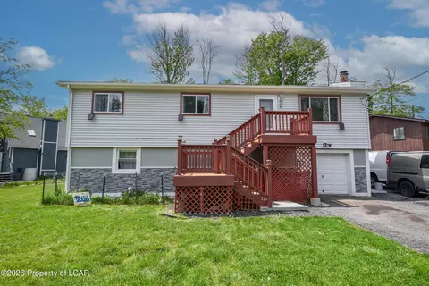 1647 Sunnyside Dr, Tobyhanna, PA 18466