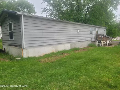 266 Silver Maple Ln, Freeland, PA 18224