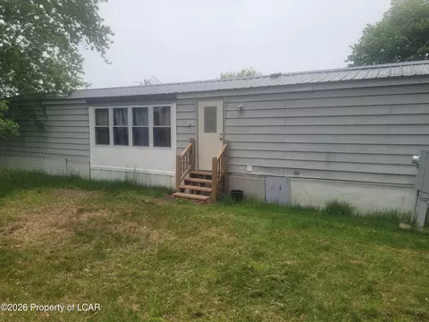 266 Silver Maple Ln, Freeland, PA 18224