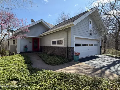 85 Crooked Stick Ln, Hazle Township, PA 18202