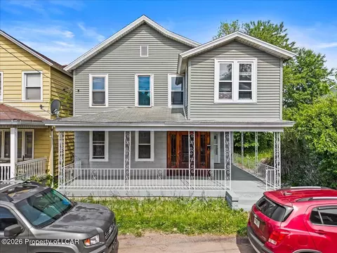 70 Mill St, Carbondale, PA 18407