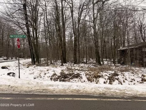 097 L Waterfront Dr, Tobyhanna, PA 18466