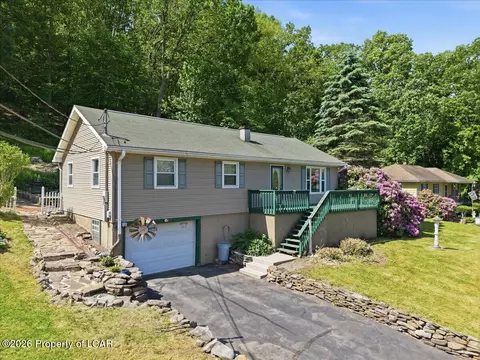 396 State Route 93, Sugarloaf, PA 18249