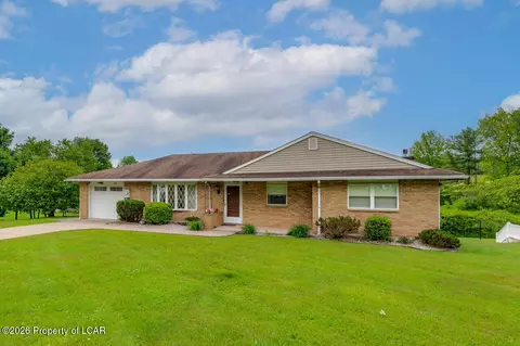 42 W County Rd, Sugarloaf, PA 18249