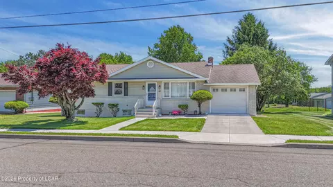 68 E Maple St, Tresckow, PA 18254