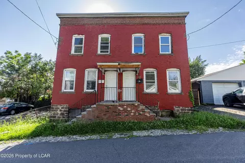 27 Oakwood Ln, Wilkes-barre, PA 18702