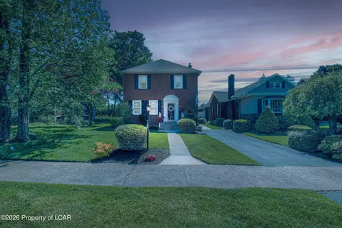 Exterior - 1028 E Broad St, Hazleton, PA 18201 photo 3 of 10