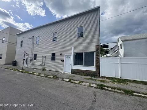 811 Luzerne St, Freeland, PA 18224