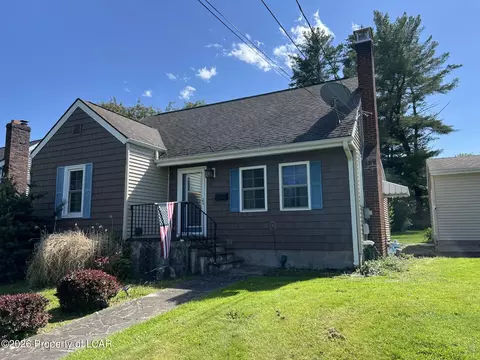 41 Old Grandview Ave, Dallas, PA 18612