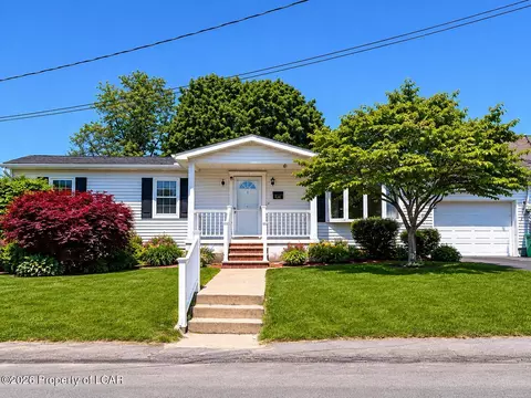 68 Leonard St, Pittston, PA 18640