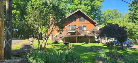 257 Trapper Springs Ln, Drums, PA 18222