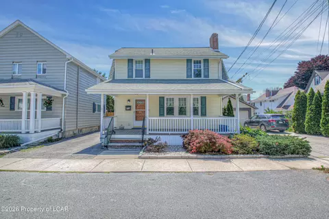 300 Colonial Gdns, Forty Fort, PA 18704