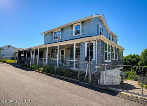 30 Cambria St, Plymouth, PA 18651