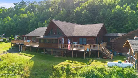 983 Swamp Rd, Hunlock Creek, PA 18621
