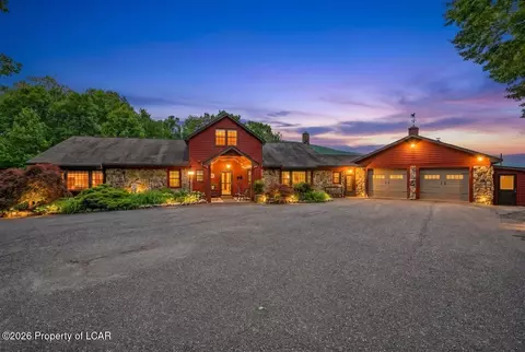 490 W County Rd, Sugarloaf, PA 18249