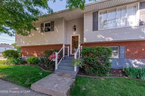 105 N Goodwin Ave, Kingston, PA 18704