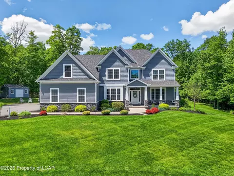 113 Longwood Ln, Mountain Top, PA 18707