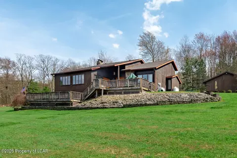 1 Marilyn Dr, Shavertown, PA 18708