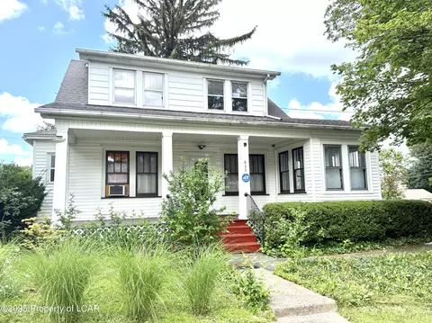 623 W 8th St, Hazleton, PA 18201