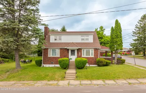 647 E 9th St, Hazleton, PA 18201